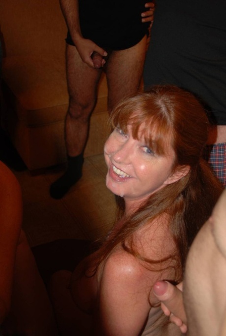 amateur redhead mom pornographic picture