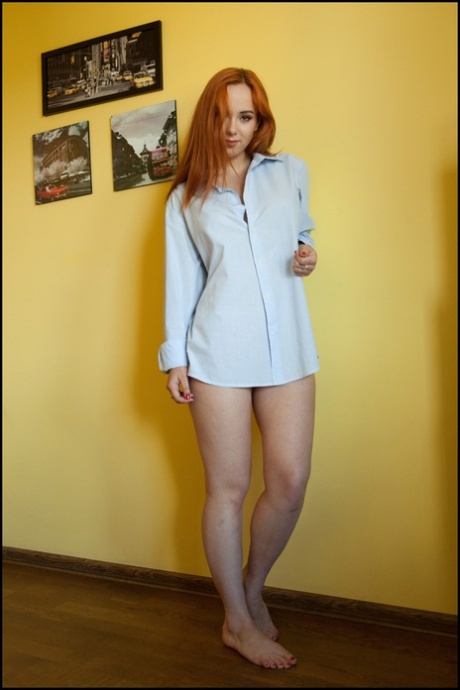 thick natural redhead hot sexy pic