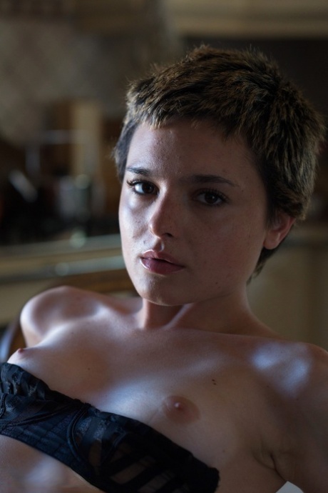 short hair baddie beautiful nude img