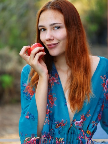 redhead leggings top pics