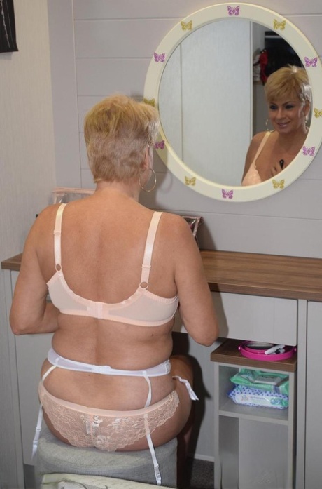 sexy short hair milf pornographic archive