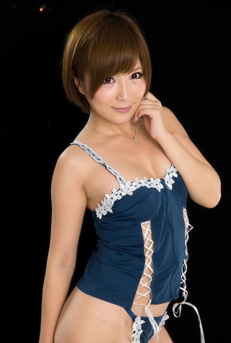 Kaede Oshiro naked actress image