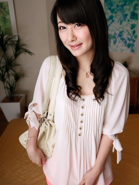 Ayumi Iwasa adult model pics