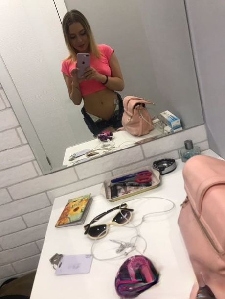 latina milf ass long legs blonde shaggy hair kitchen nudes photo